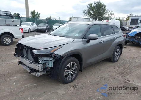 2025 Toyota Highlander Xle из США, поврежденный, VIN 5TDKDRBH6SS589382